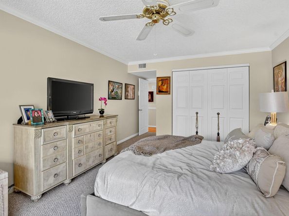 5650 Camino Del Sol 200, Boca Raton FL 33433