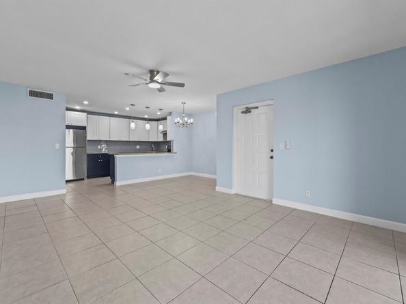1103 Green Pine Boulevard C2, West Palm Beach FL 33409