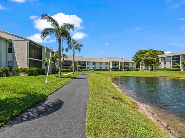 1103 Green Pine Boulevard C2, West Palm Beach FL 33409