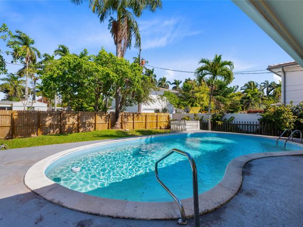 1255 Hollywood Blvd, Hollywood FL 33019
