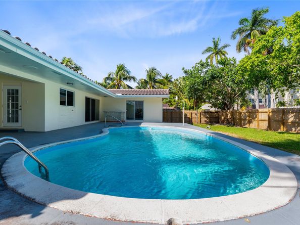 1255 Hollywood Blvd, Hollywood FL 33019