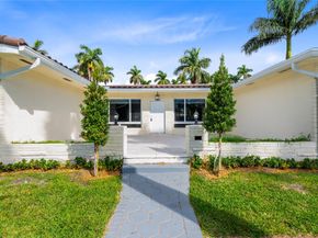 1255 Hollywood Blvd, Hollywood FL 33019