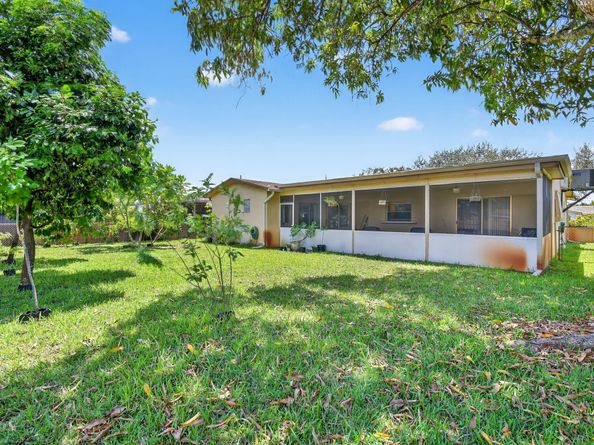 5305 Johnson St, Hollywood FL 33021
