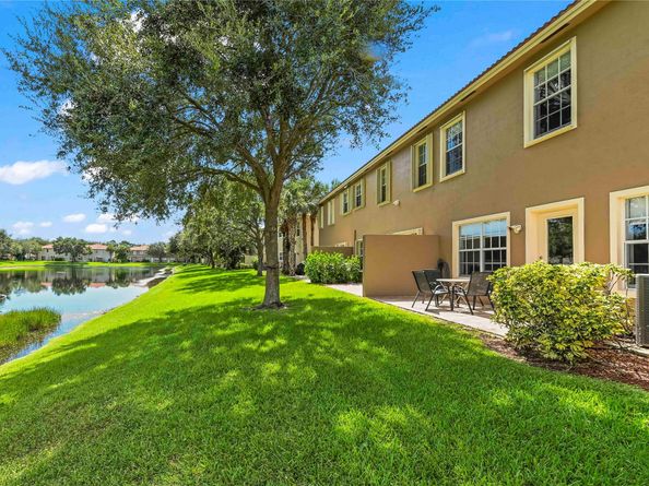 4405 Macarthur Palm Trl 4505, Greenacres FL 33463