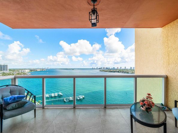 2650 Lake Shore Drive 1705, Riviera Beach FL 33404