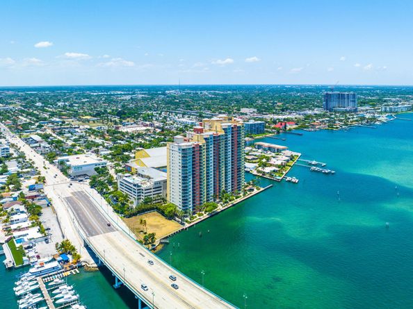 2650 Lake Shore Drive 1705, Riviera Beach FL 33404