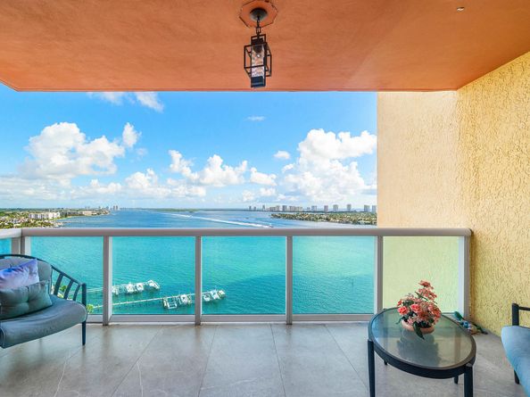 2650 Lake Shore Drive 1705, Riviera Beach FL 33404