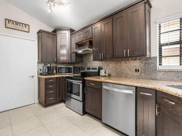 6932 Bitterbush Place, Boynton Beach FL 33472