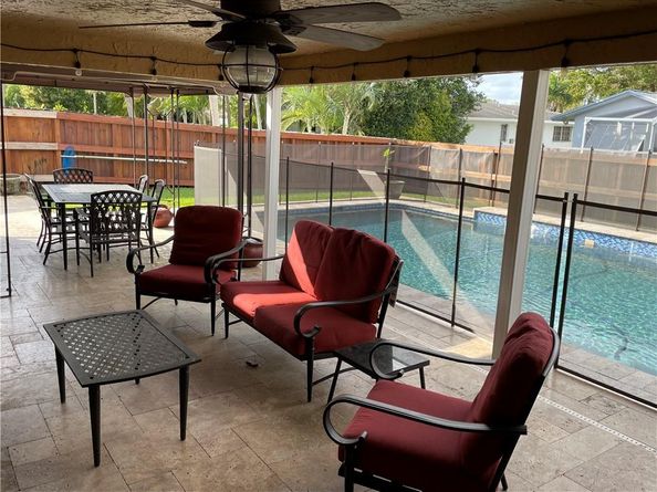 8581 SW 27th Pl, Davie FL 33328