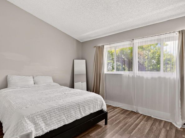 3072 S Oakland Forest Drive 406, Oakland Park FL 33309