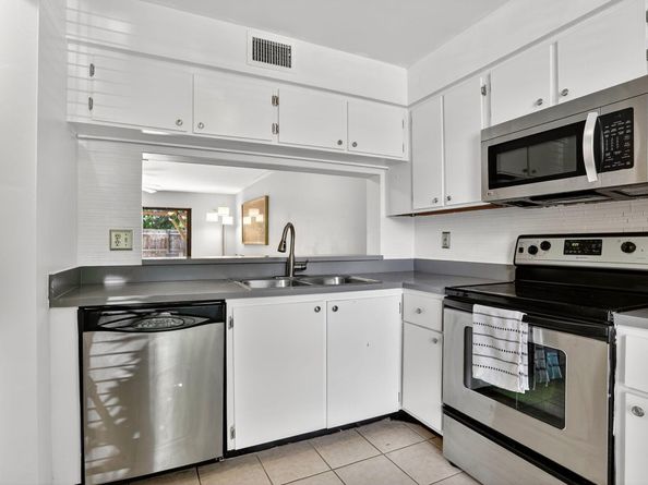 3072 S Oakland Forest Drive 406, Oakland Park FL 33309