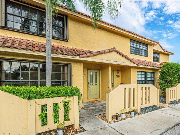 3991 NW 94th Way, Sunrise FL 33351