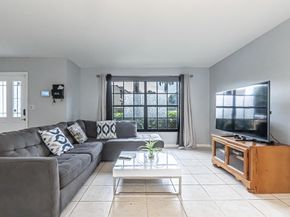 3991 NW 94th Way, Sunrise FL 33351