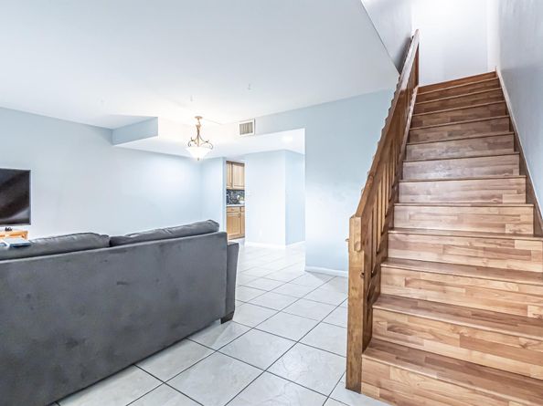 3991 NW 94th Way, Sunrise FL 33351
