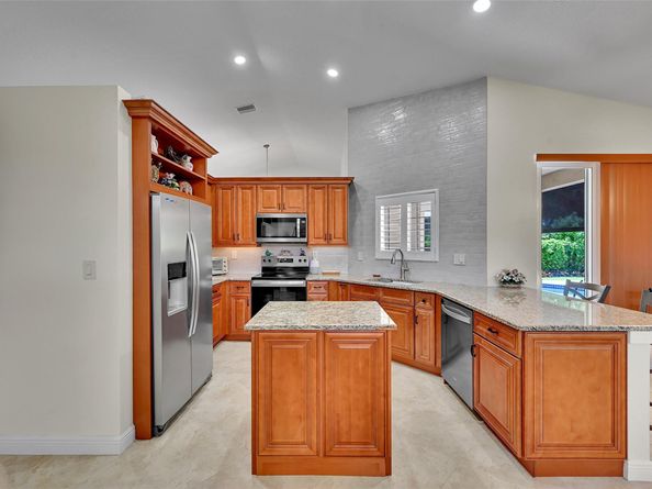 4910 NW 104th Ave, Coral Springs FL 33076