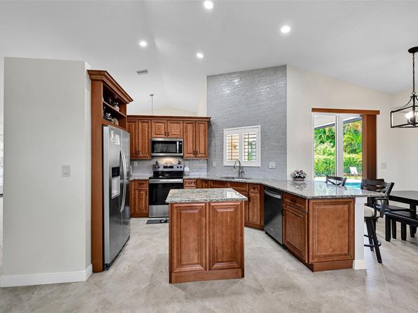 4910 NW 104th Ave, Coral Springs FL 33076