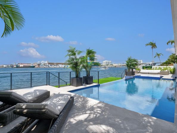 1957 SE 21 Avenue, Fort Lauderdale FL 33316