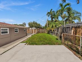 6661 Meade St, Hollywood FL 33024