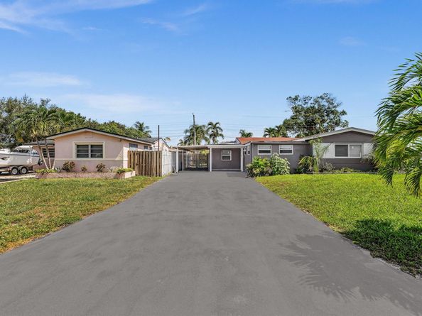 6661 Meade St, Hollywood FL 33024