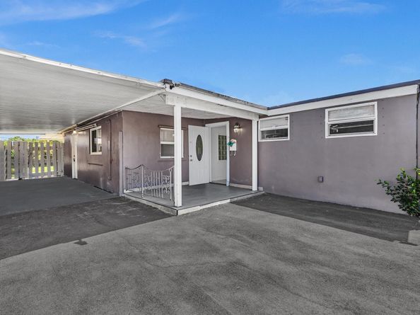 6661 Meade St, Hollywood FL 33024