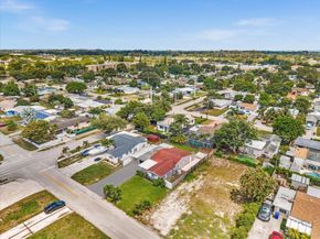 6661 Meade St, Hollywood FL 33024