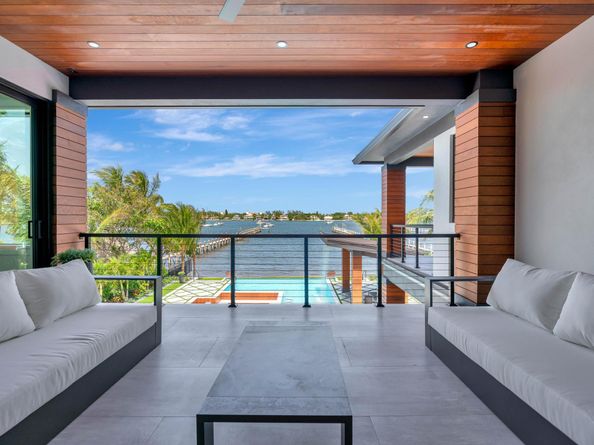 416 S Lake Drive, Lantana FL 33462