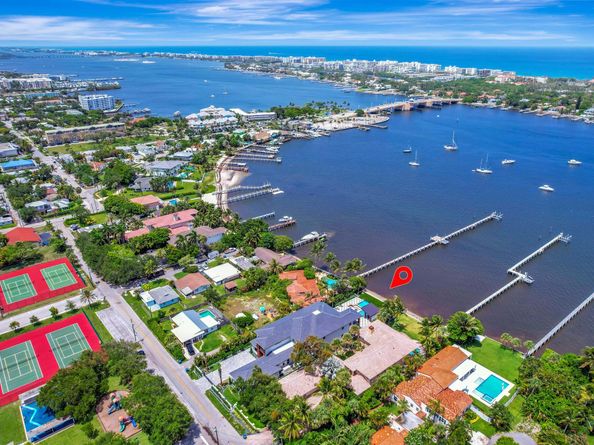 416 S Lake Drive, Lantana FL 33462