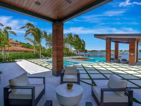 416 S Lake Drive, Lantana FL 33462