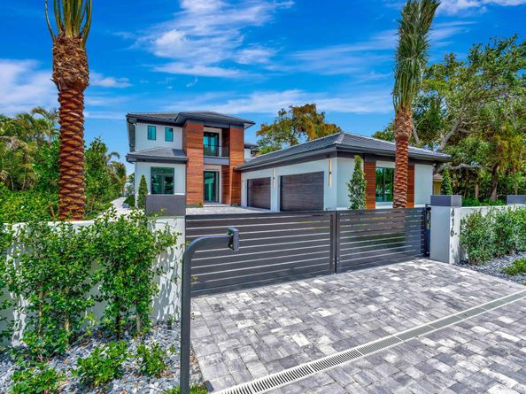 416 S Lake Drive, Lantana FL 33462