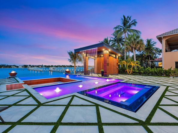 416 S Lake Drive, Lantana FL 33462