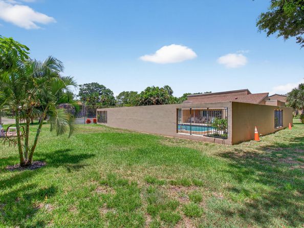 1089 NW 13th St 1, Boca Raton FL 33486