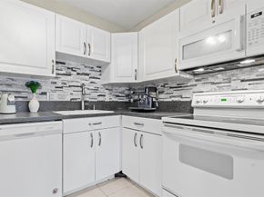 751 Pine Dr 204, Pompano Beach FL 33060