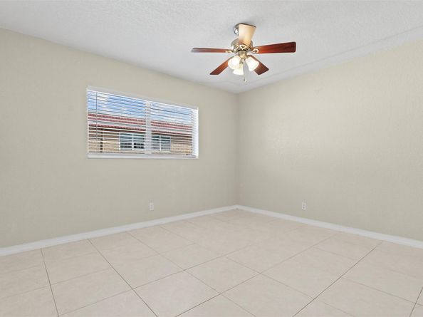 751 Pine Dr 204, Pompano Beach FL 33060