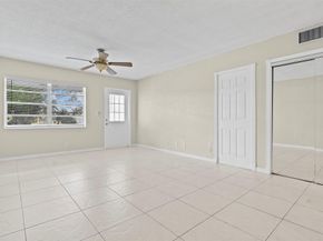 751 Pine Dr 204, Pompano Beach FL 33060