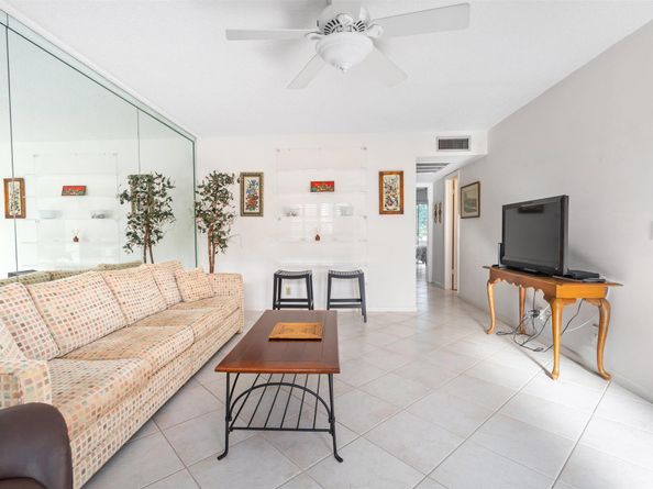 2040 Berkshire B 2040, Deerfield Beach FL 33442
