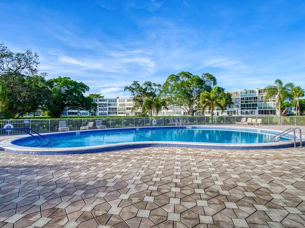 2040 Berkshire B 2040, Deerfield Beach FL 33442