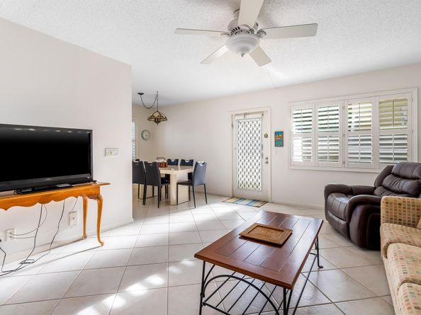 2040 Berkshire B 2040, Deerfield Beach FL 33442