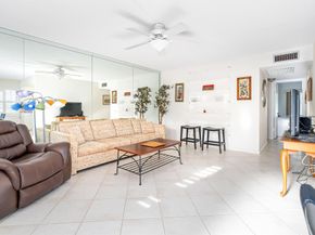 2040 Berkshire B 2040, Deerfield Beach FL 33442
