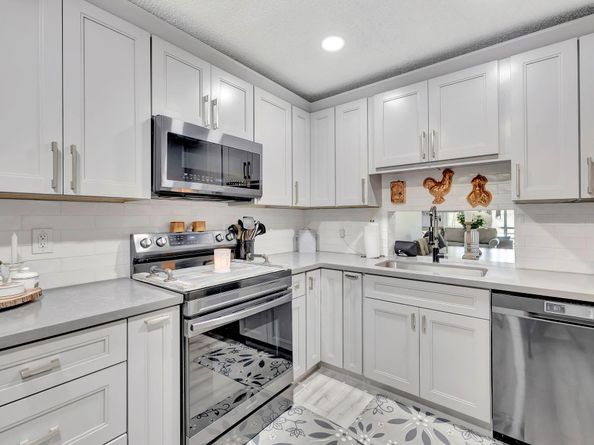 8799 Holly Ct 202, Tamarac FL 33321