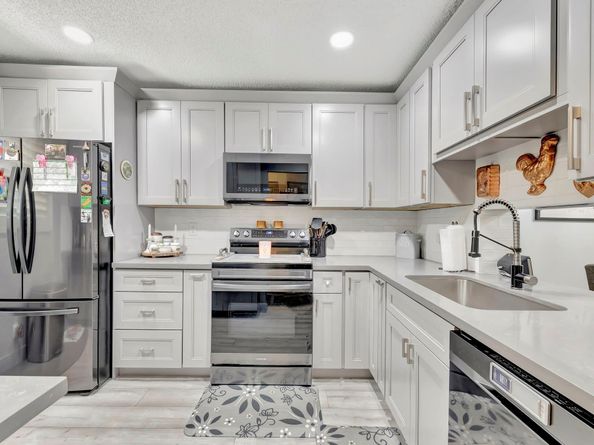 8799 Holly Ct 202, Tamarac FL 33321