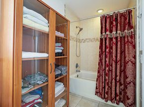 4421 NE 23rd Ave, Lighthouse Point FL 33064