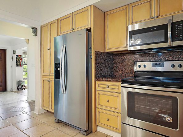 4421 NE 23rd Ave, Lighthouse Point FL 33064