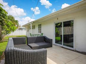 4421 NE 23rd Ave, Lighthouse Point FL 33064