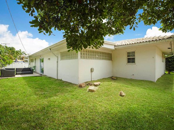 4421 NE 23rd Ave, Lighthouse Point FL 33064