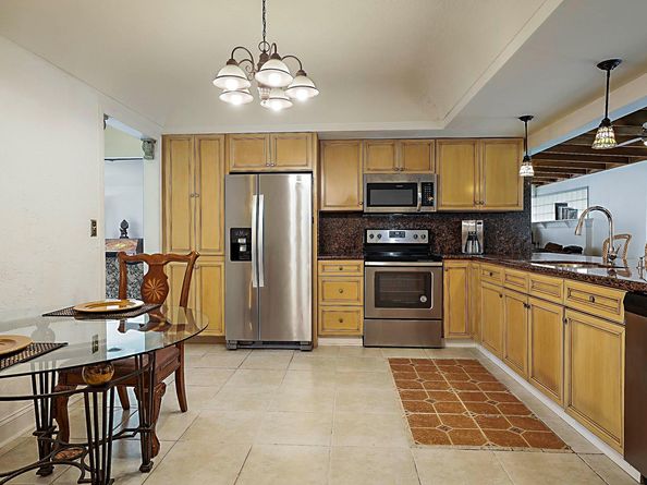 4421 NE 23rd Ave, Lighthouse Point FL 33064