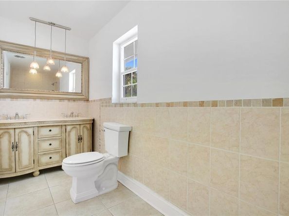 4421 NE 23rd Ave, Lighthouse Point FL 33064