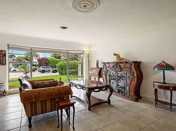 4421 NE 23rd Ave, Lighthouse Point FL 33064