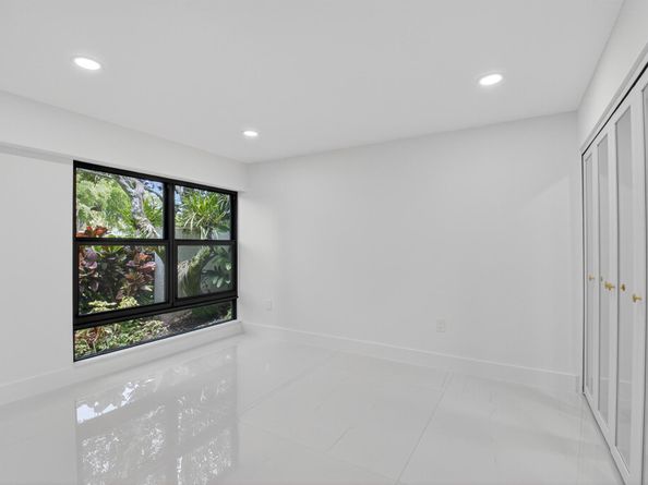 6774 Willow Wood Drive 1107, Boca Raton FL 33434