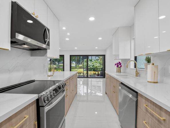 6774 Willow Wood Drive 1107, Boca Raton FL 33434