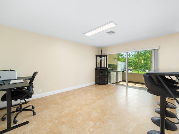 2890 NW 69th Avenue, Margate FL 33063